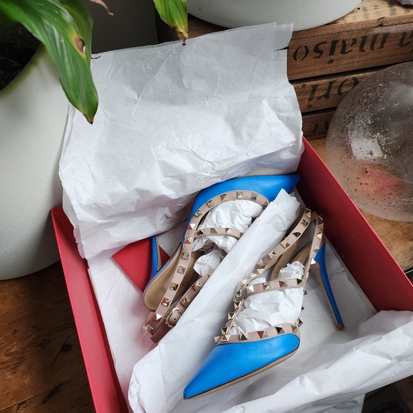 Valentino Rockstud T-Strap Blue Leather Heels - Picture 4 of 11